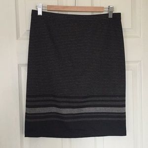 Max Studio black and gray striped knit skirt sz M